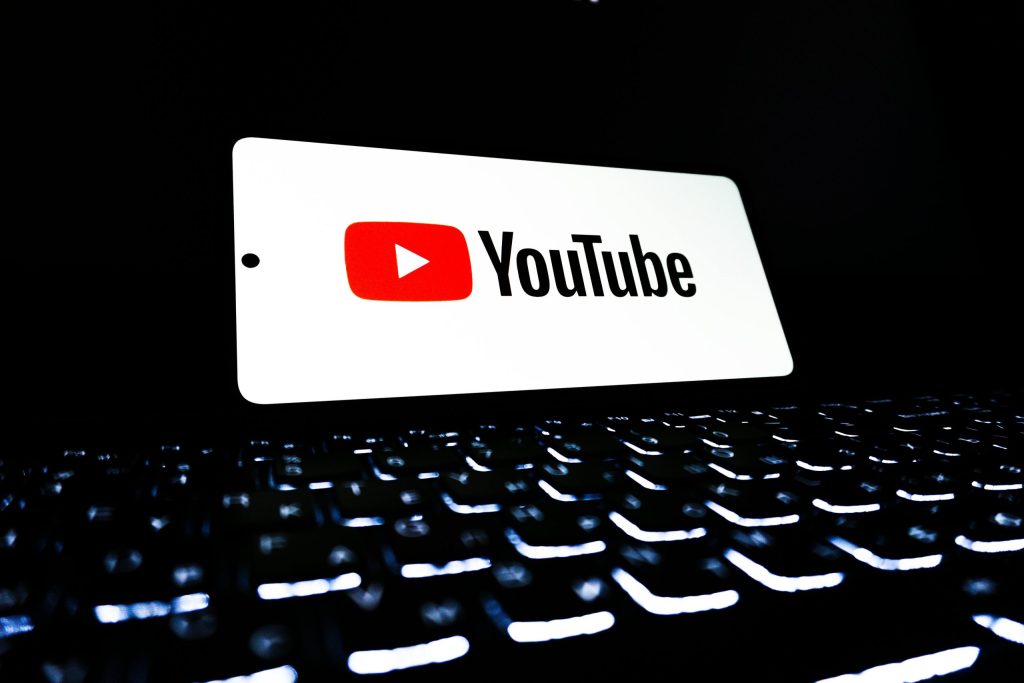 YouTube Rolls Out Experimental “Your Custom Feed”