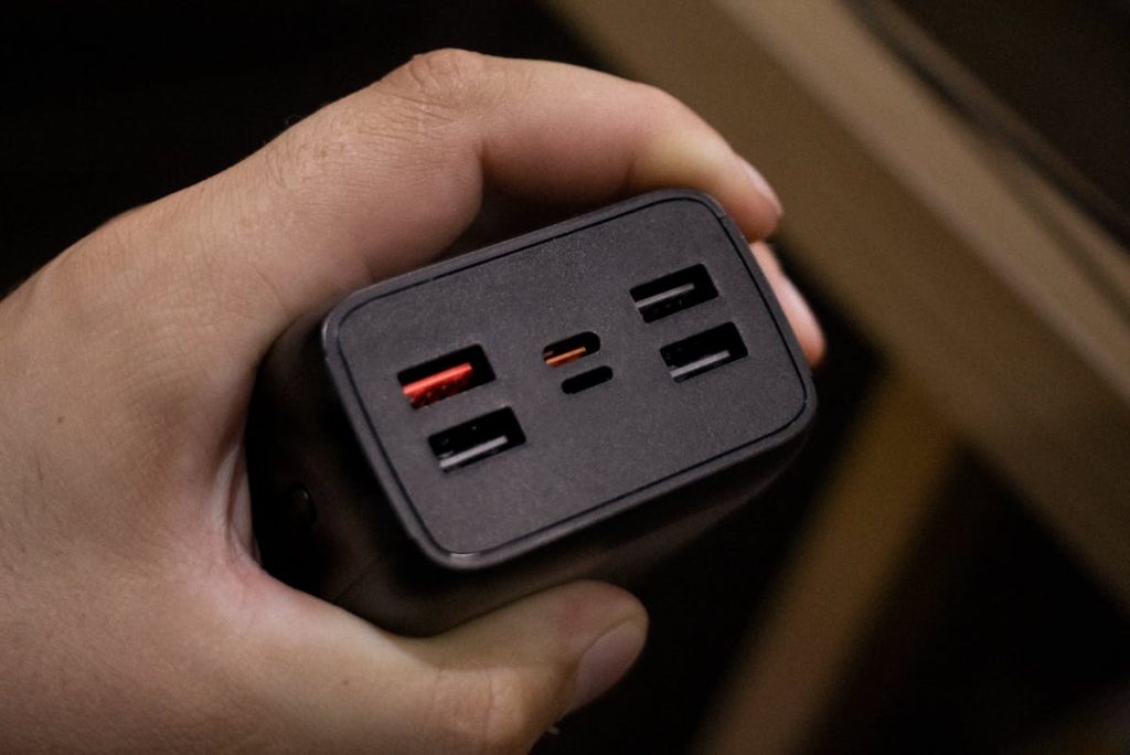 Multi-usb port charger.